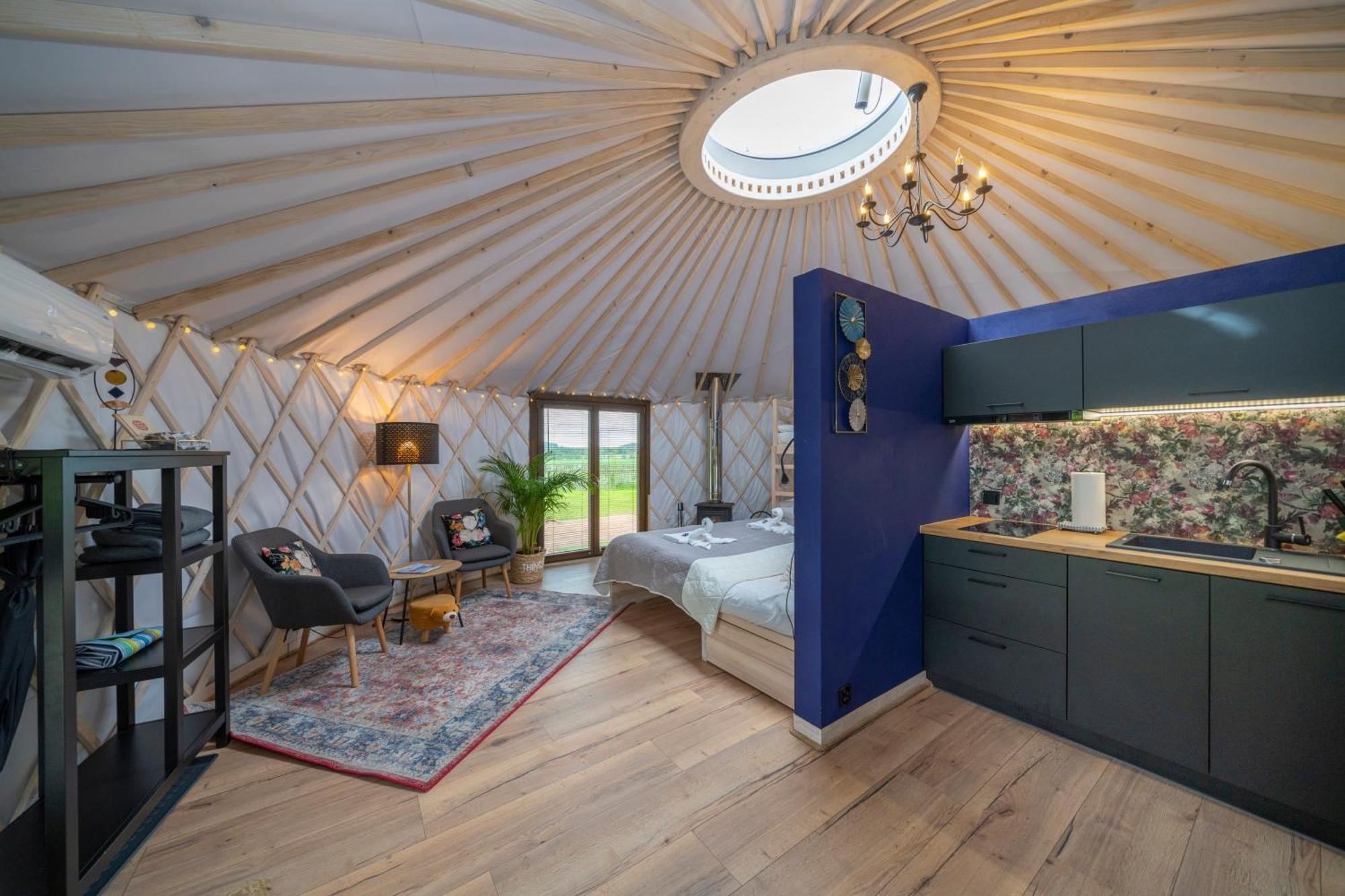 Bed and Breakfast Dom W Domu - Izera Glamping à Gajowka  Chambre photo